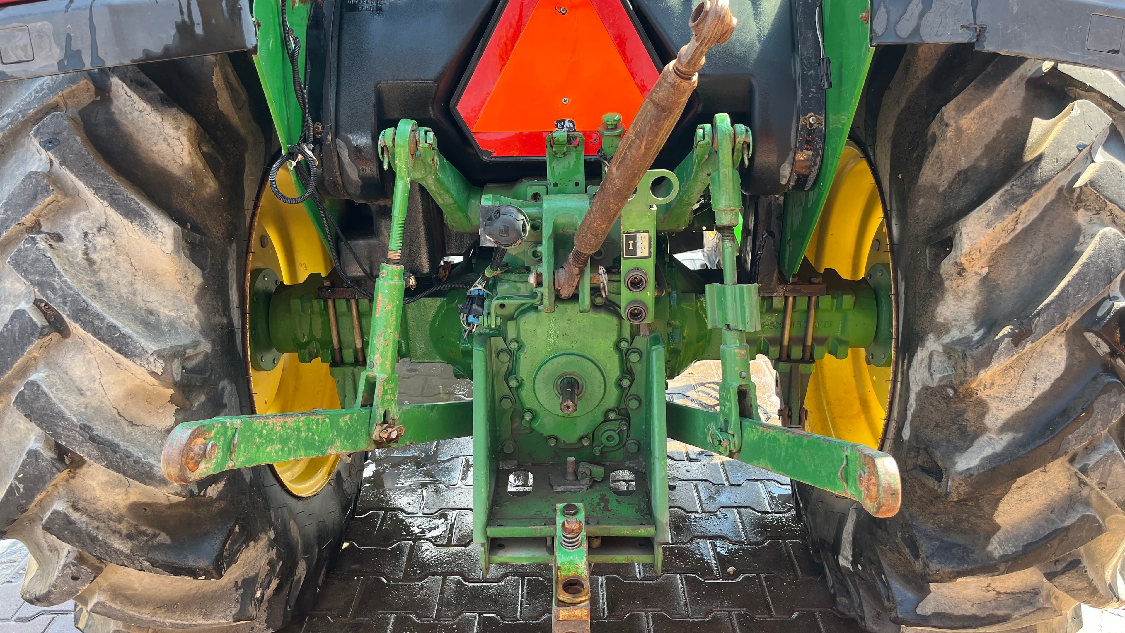 John Deere 5615 - 6