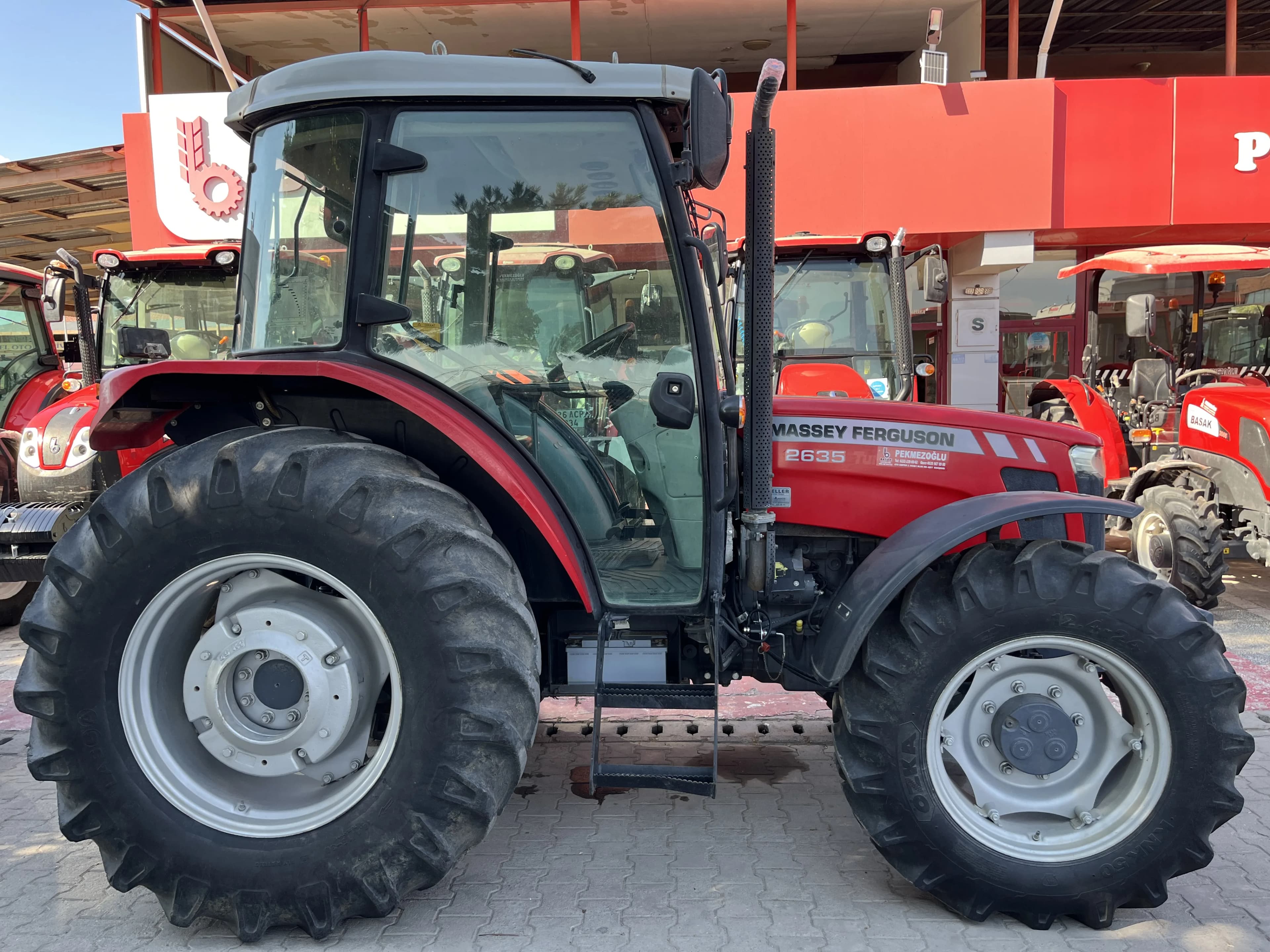 Massey Ferguson 2635 - 4