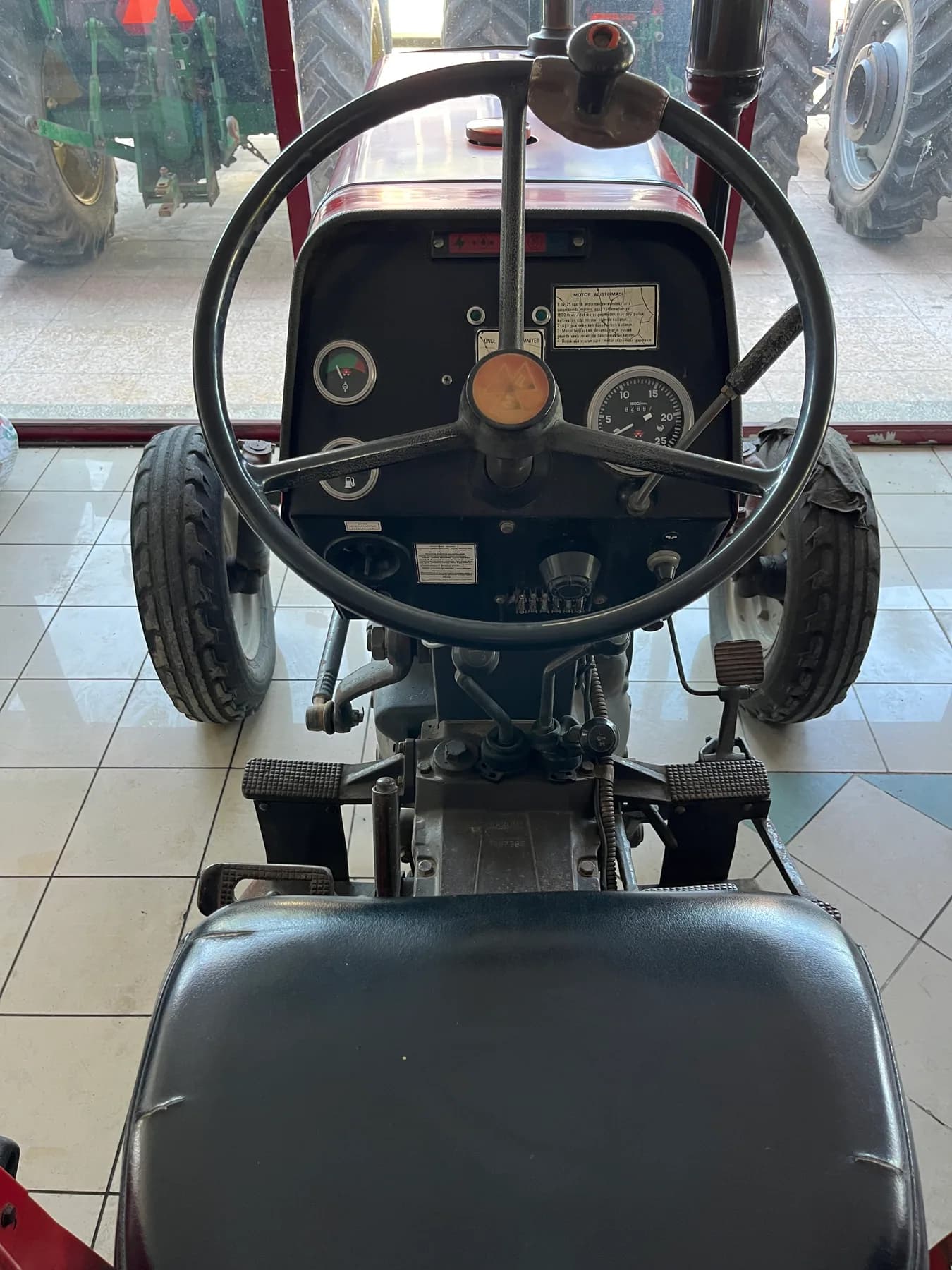 Massey Ferguson 285S - 4
