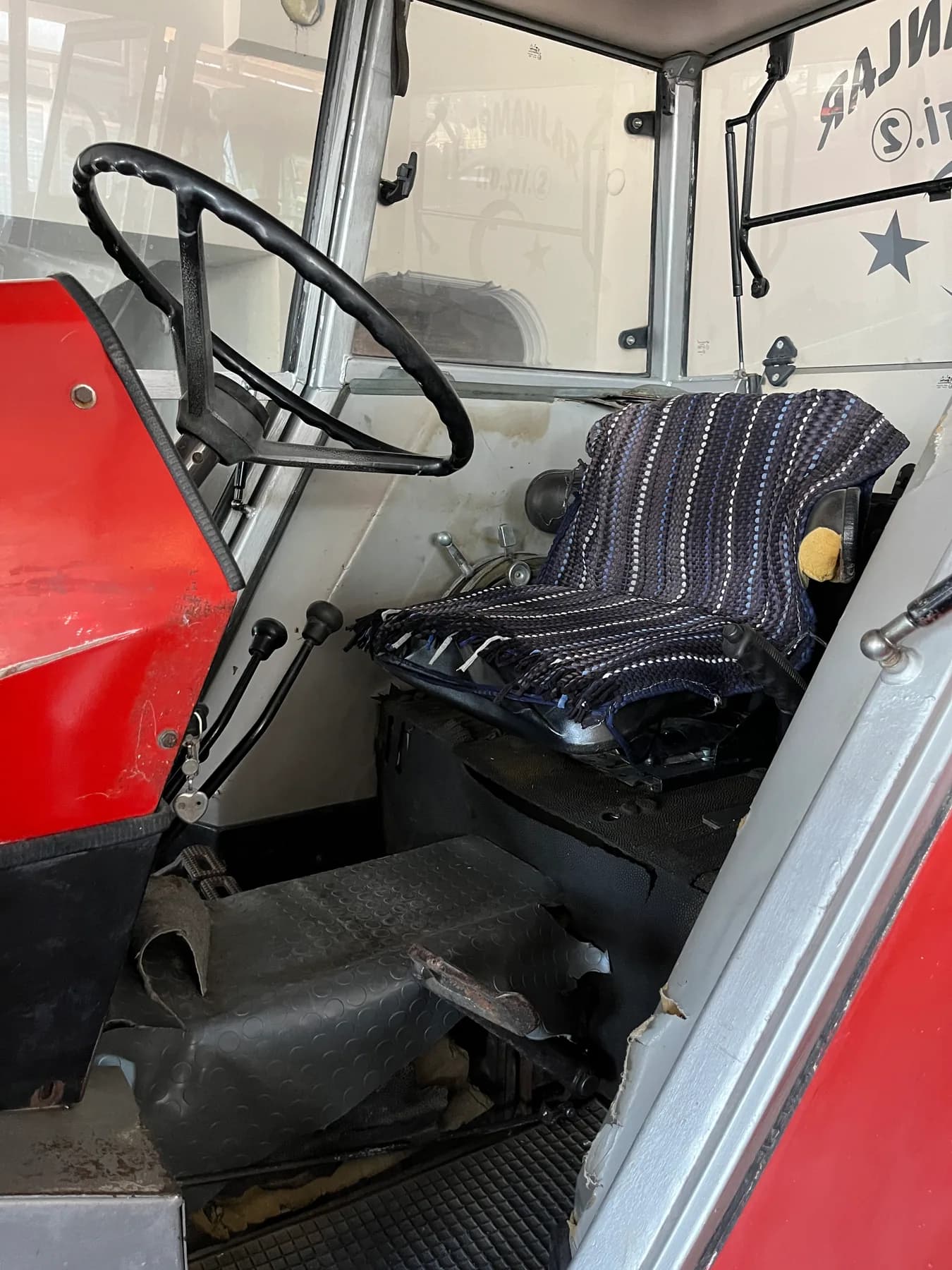 Massey Ferguson 285S - 4