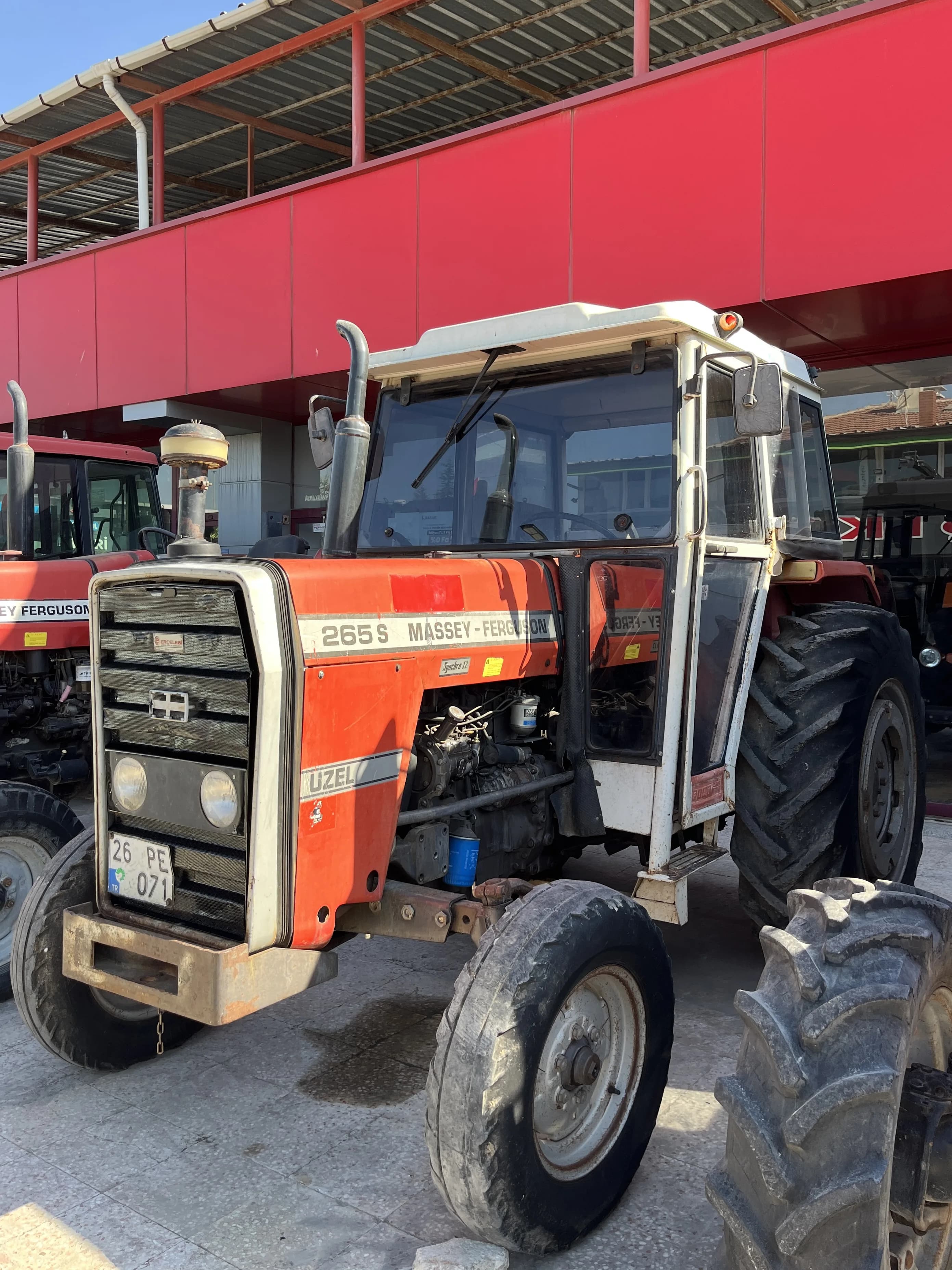 Massey Ferguson 265S - 1