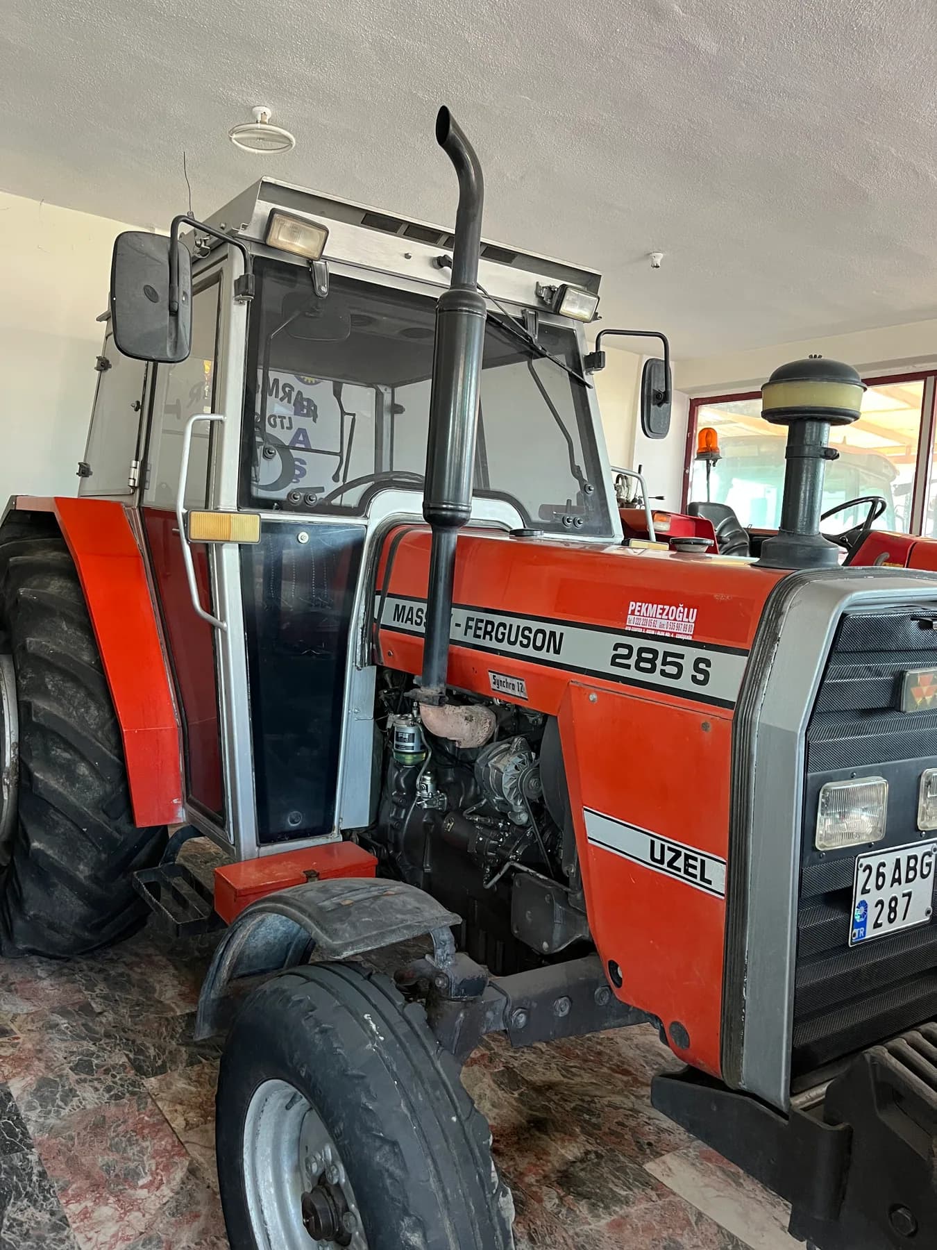 Massey Ferguson 285S - 1