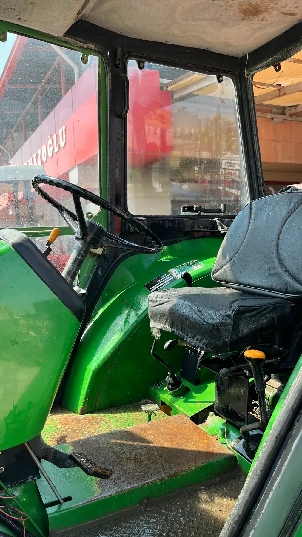 John Deere 5615 - 4