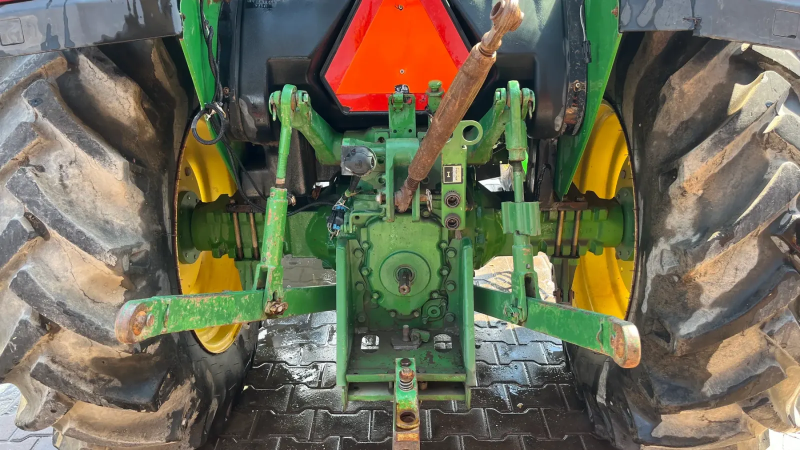 John Deere 5615 - 6