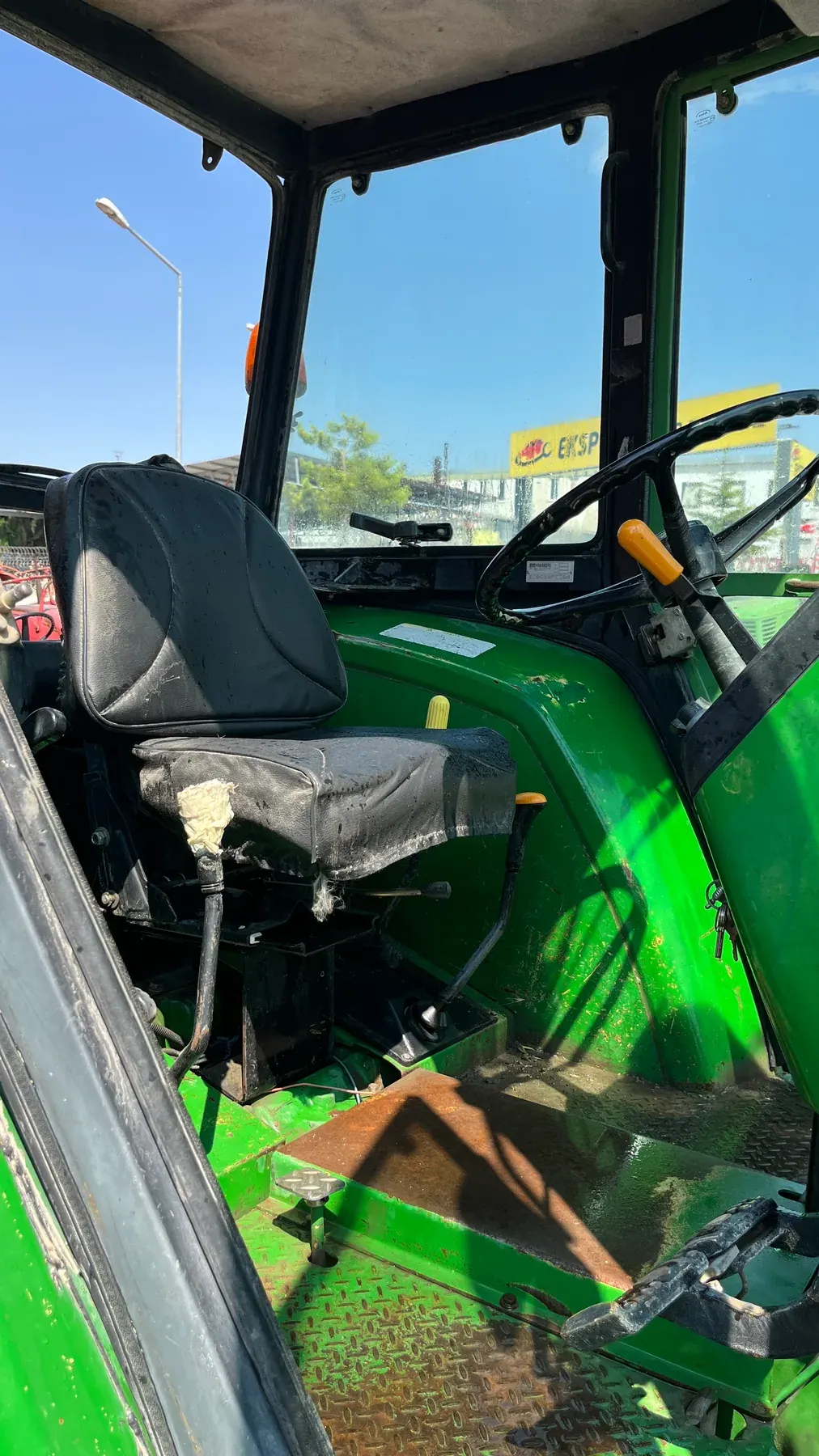 John Deere 5615 - 8