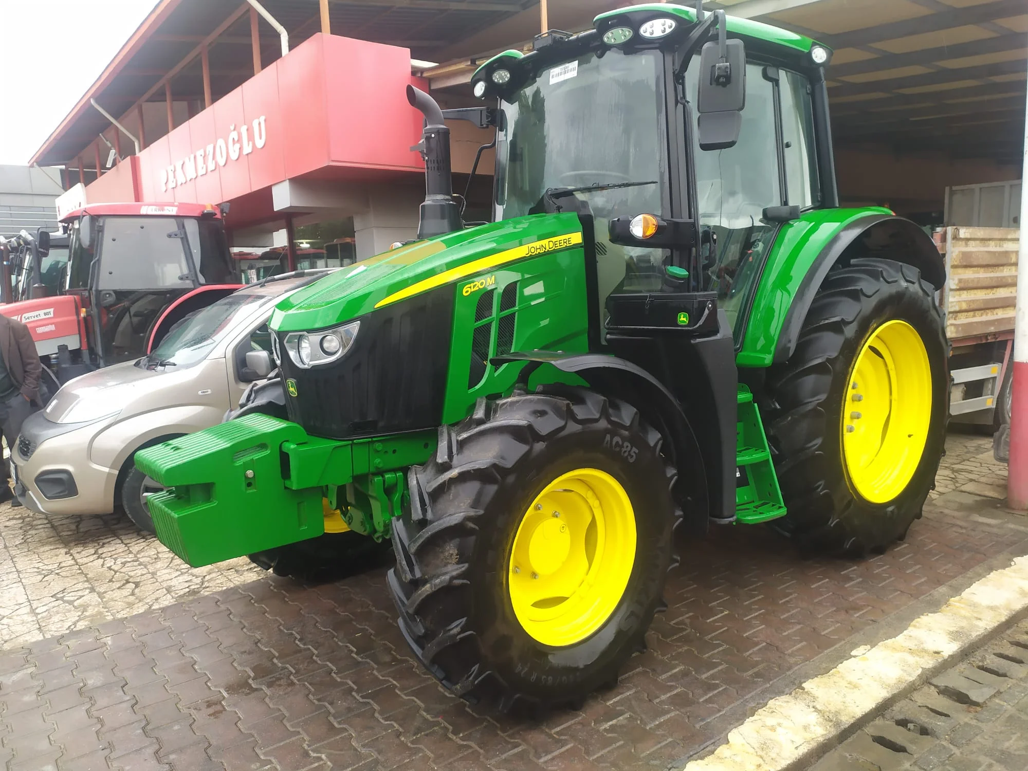 John Deere 6120M Premium - 1