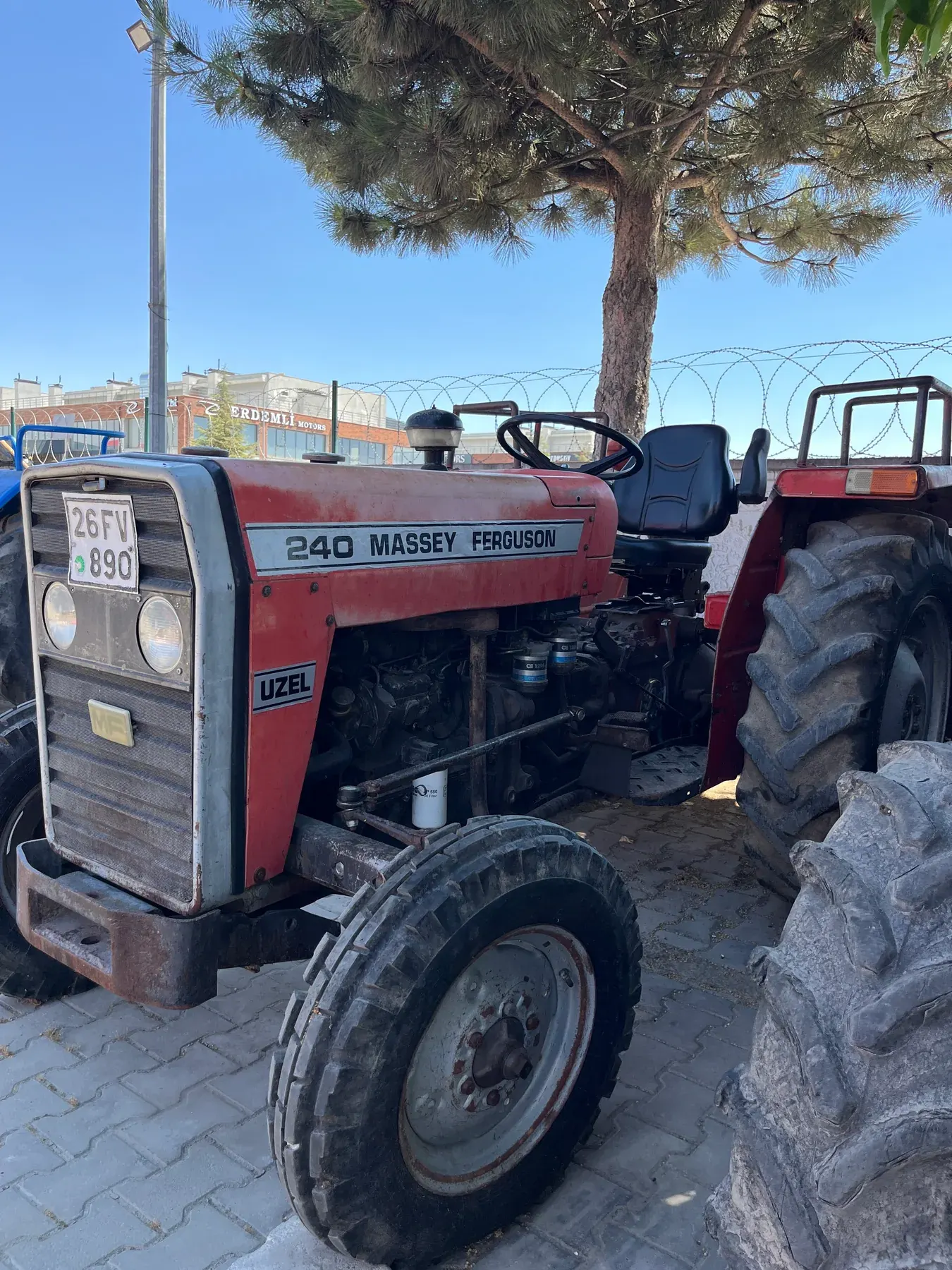 Massey Ferguson 240