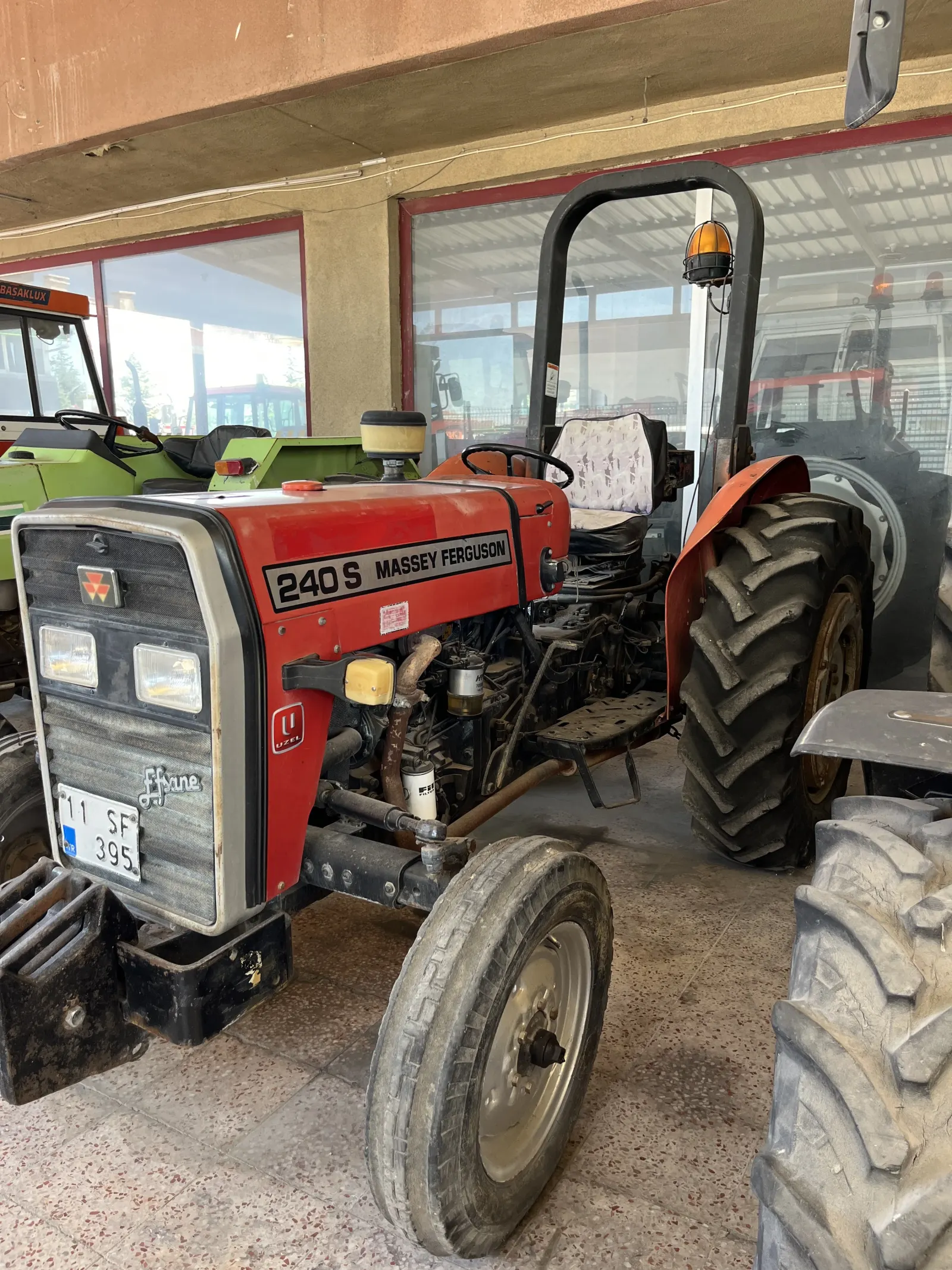 Massey Ferguson 240S - 3