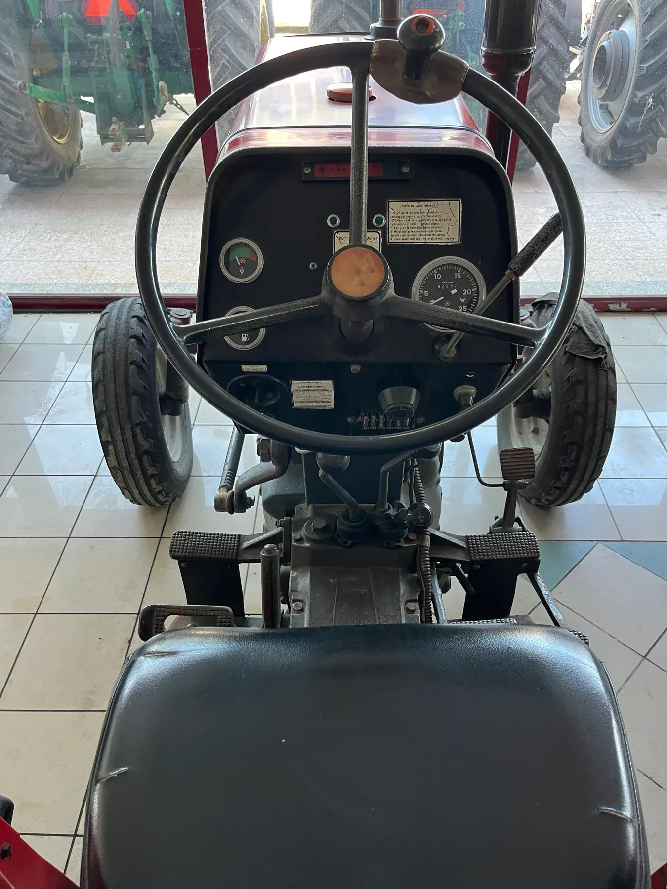 Massey Ferguson 285S - 4