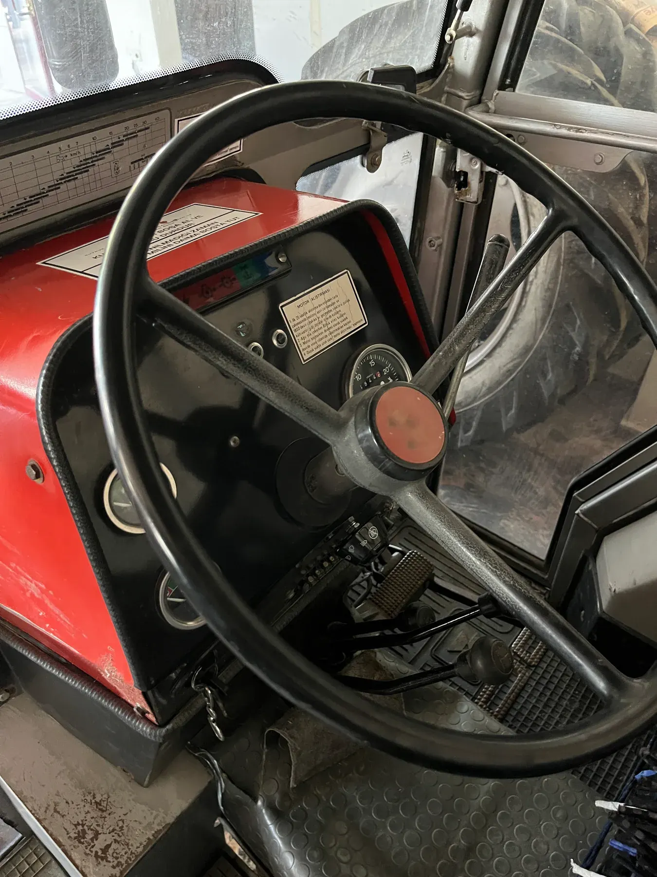Massey Ferguson 285S - 5