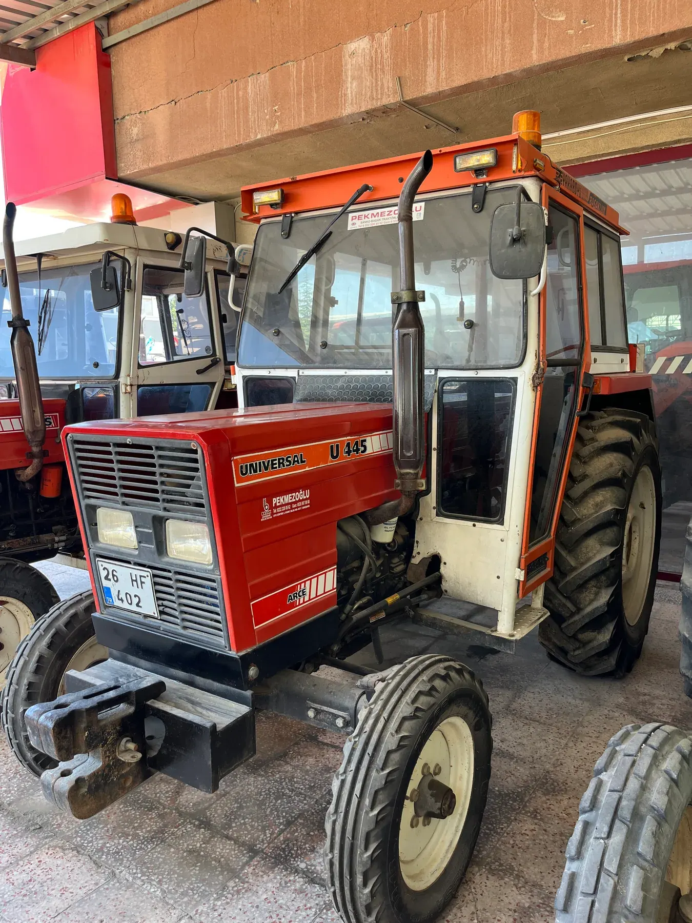 Universal 445 - 3